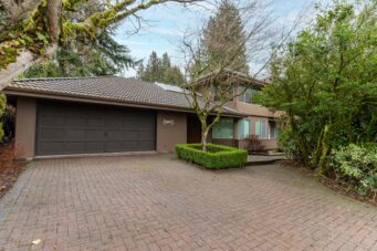 1420 25th Street, West Vancouver - MEDITERRANEAN STYLE DUNDARAVE FAMILY HOME!